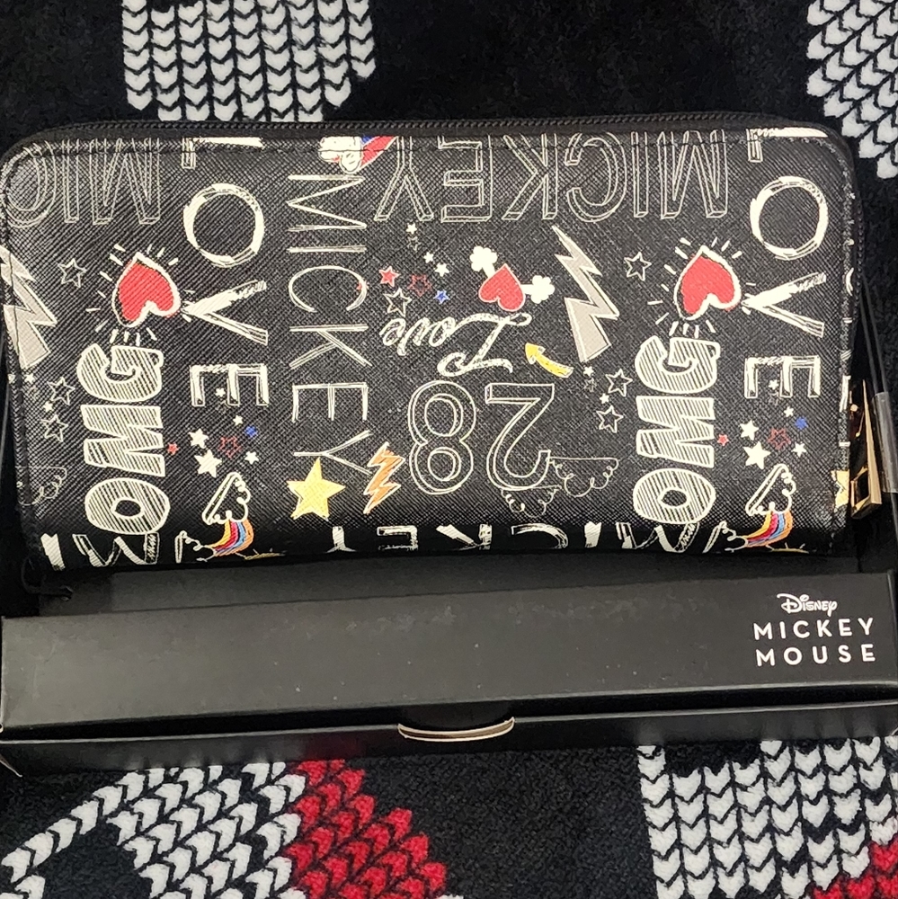 Disney Mickey Mouse Wallet - Picture 2 of 9